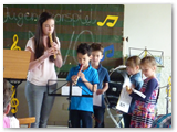 Unsere Kleinsten beim Musizieren (2)
